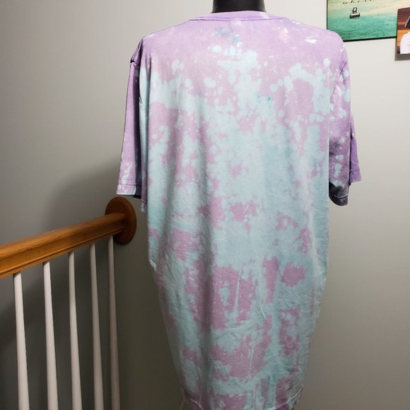 Groove with this Bleached "Dirty Hippie" T-Shirt - Picture 7 of 8